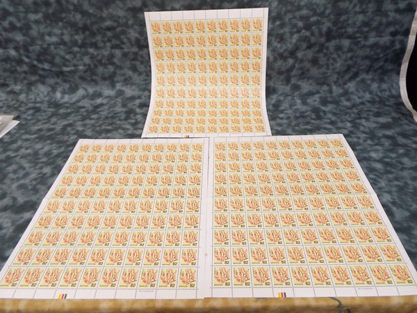普通 切手 82円 300枚 未使用 額面24,600円 送料無料