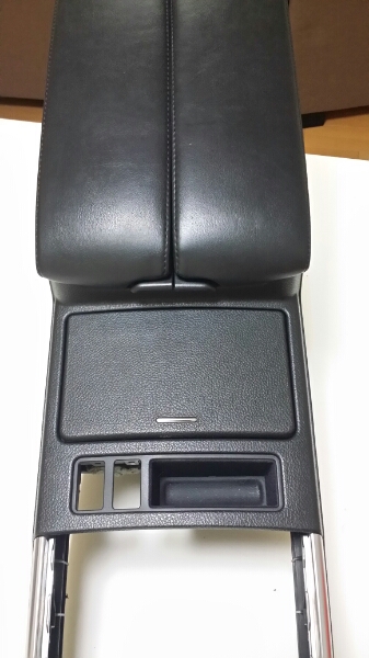 フーガ　Y50コンソール肘掛け【送料無料】