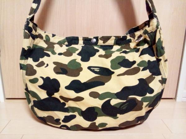 BAPEアベイシングエイプ ショルダーバッグ 猿カモ 迷彩柄 日本製 ア