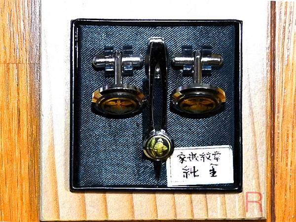象嵌 紋章 純金 タイピン カフス 丸に橘 家紋 井伊直弼 工芸品 ゴールド 売買されたオークション情報 Yahooの商品情報をアーカイブ公開 オークファン Aucfan Com