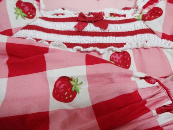 シャーリーテンプル 名作 ブロック苺 ワンピース 赤 110 いちご ワンピース ミニ 売買されたオークション情報 Yahooの商品情報をアーカイブ公開 オークファン Aucfan Com