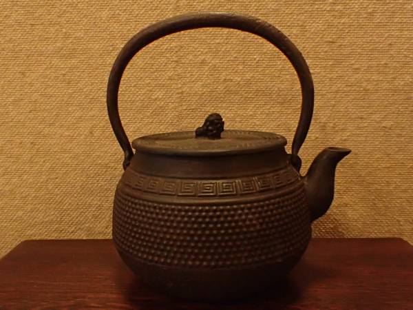鉄瓶 | 南部鉄器 小あられ 0.5L まとめ 1848年創業 受注生産品)南部