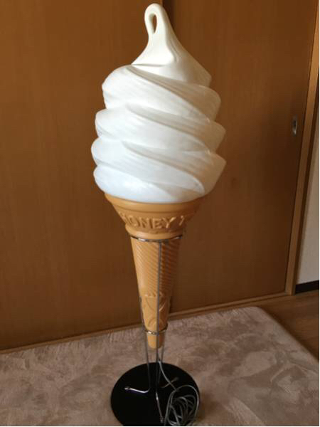 ○ソフトクリーム型 !!照明看板