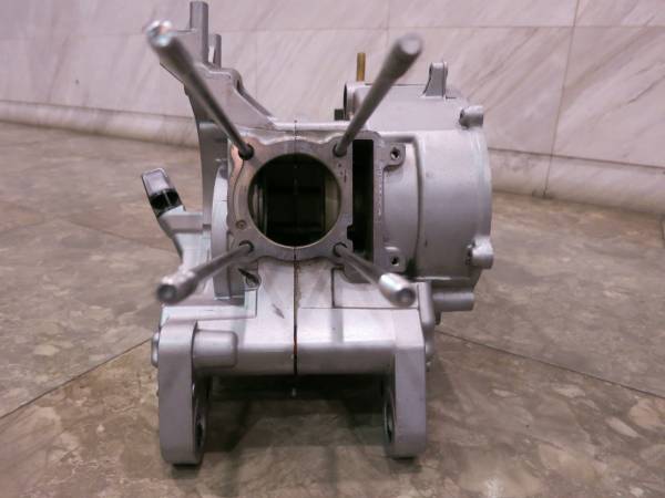 シグナス エンジン クランクケース