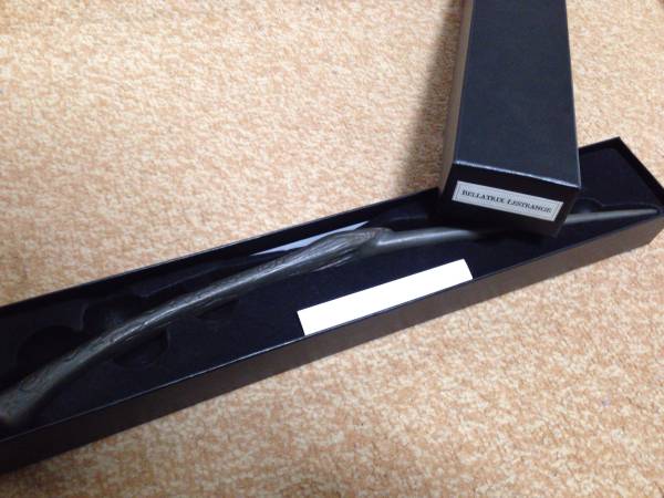 Usj ベラトリックスの杖 ハリーポッターシリーズ 小道具 衣装 売買されたオークション情報 Yahooの商品情報をアーカイブ公開 オークファン Aucfan Com