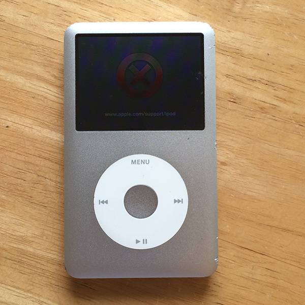 ジャンク【iPod classic 160G 】薄型 バツマーク シルバー ジャンク