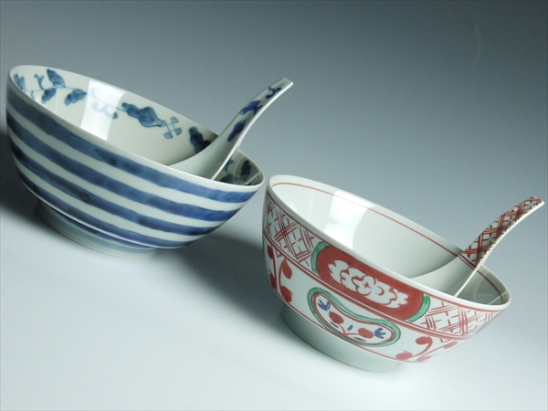 H11 草山 作 有田 染付 赤絵 二種 鉢 多用碗 蓮華付 計四点 陶芸