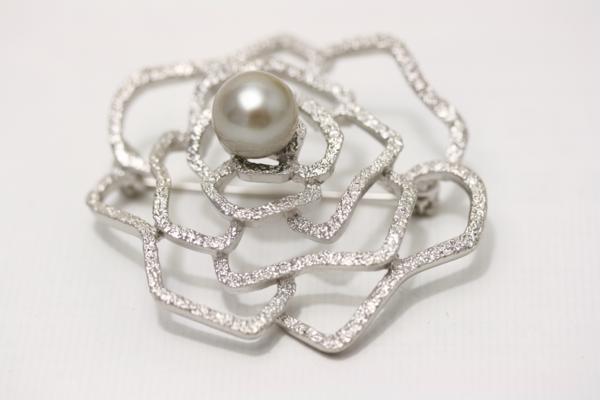 【1円スタート/送料無料】 タヒチ黒蝶真珠ブローチ