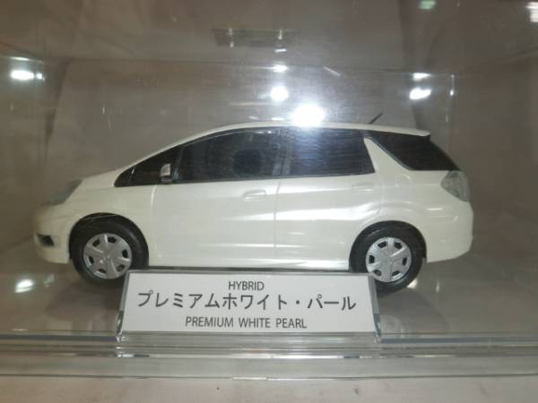 フィットシャトルハイブリッド プレミアムホワイトパール カラーサンプルミニカー 非売品 乗用車 売買されたオークション情報 Yahooの商品情報をアーカイブ公開 オークファン Aucfan Com
