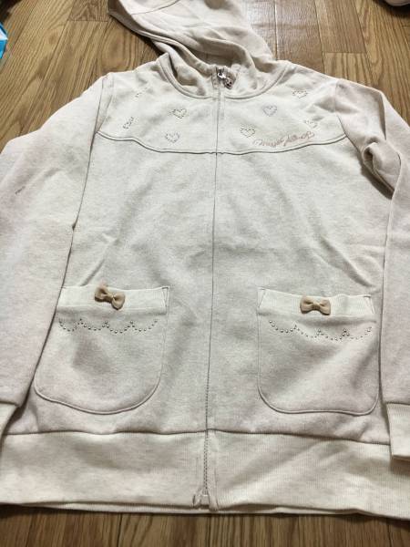 メゾピアノ可愛い新品未使用パーカー１６０cm裏起毛