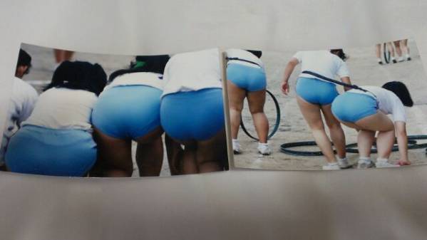 水色ブルマー　お尻アップの接写写真2枚　体育祭