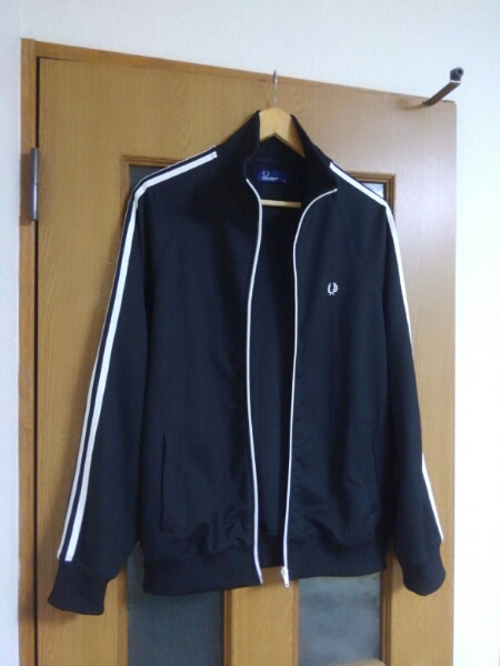 ◎美品【FRED PERRY フレッドペリー】黒 ジャージ M 白2ライン