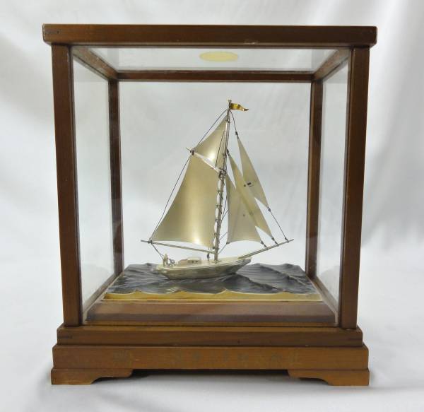 【SEKI】銀製のヨットの置物☆STERLING 960☆ガラスケース入り