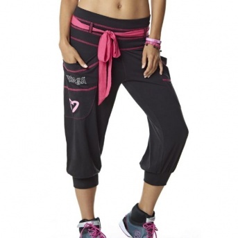 ＺＵＭＢＡウェア/エアロダンス/ズンバハーフパンツ　　黒色