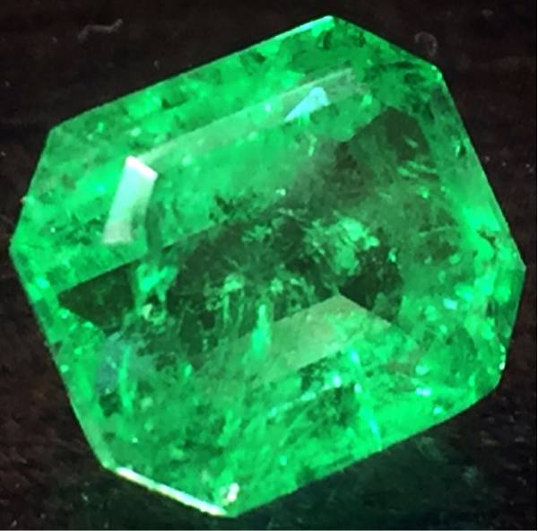 爆買い，最新作 【天然エメラルド】2.805ct ソ付 8.5×7.1㎜ エメラルド