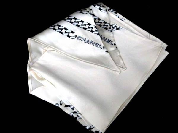 シャネル CHANEL スカーフ ロゴ チェーン シルク100％ 白 CHANEL