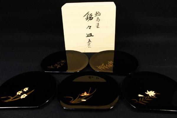 一輝堂】HK23534=輪島塗 銘々皿 黒漆 蒔絵 輪光堂謹製 5客 【公式通販】