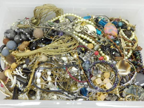 ☆164 アクセサリー ジャンク ８.５㎏超