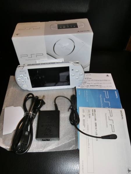 PSP本体 3000 番 ジャンク本体 動作確認OK　パールホワイト