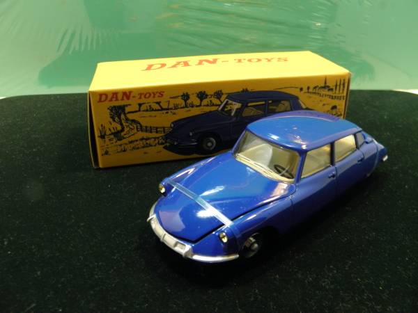 DANTOYS シトロエDS19 ブルー 1/43 DINKY 【公式通販】