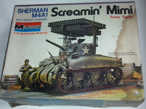 モノグラム シャーマン M4A1 ロケットランチャー 1/32プラモデル