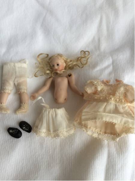 Marcy's Dollies ミニチュアビスクドール