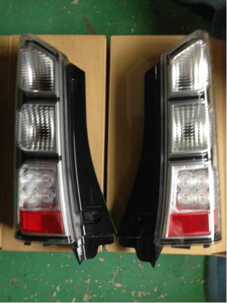 NBOX 左右テールランプ