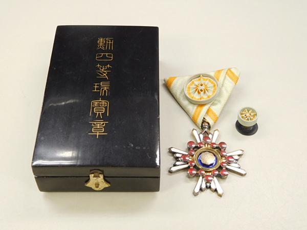 4-716 勲章 まとめ 純銀 銀製 ミリタリーアイテム 年代物 バッジ 4-716