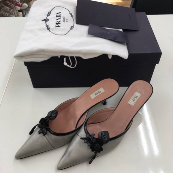 美品✨PRADA ミュール バックストラップ サンダル ヒール ロゴ 23.5 PRADA（サンダル ・ ピンク⁄桃色系）のフリマアイテム一覧 - レザー