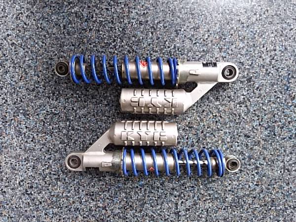 新作入荷，爆買い】 カヤバKYBガス別体タンク式リアショックモンキー