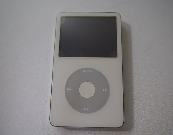 Apple iPod classic 30GB 1台 中古ジャンク品 最初のiPod。30GB 【公式