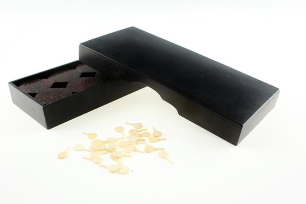 【明治期＊大名・香道具『唐木箱・鉄刀木花押入香道具』】