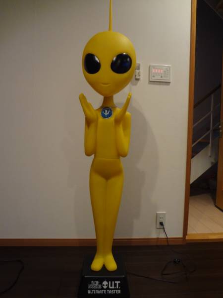 送料無料 日清カップヌードル 懸賞当選品 光る宇宙人 美品 kmid
