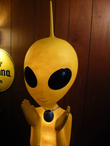送料無料 日清カップヌードル 懸賞当選品 光る宇宙人 美品 kmid