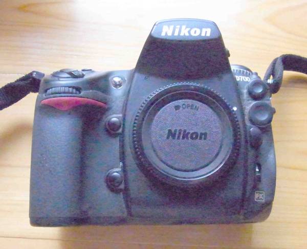 ニコンＤ７００デジタル1眼レフカメラ　ボディー　_1
