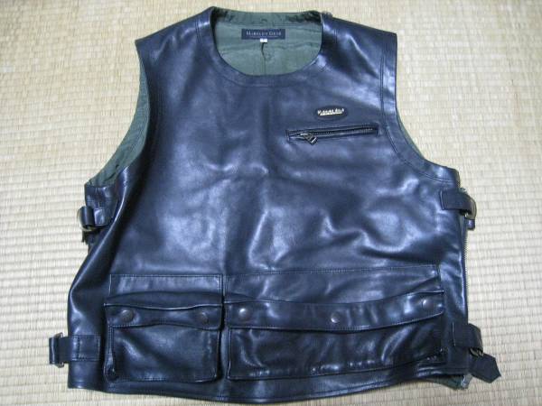 ハロルズギアの定番ショート丈革ベストほぼ新品 ハロルズギア定番