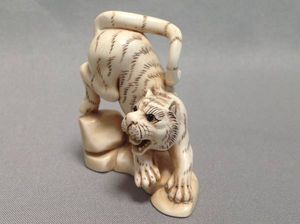 象牙 根付のYahoo!オークション(旧ヤフオク!)の相場・価格を見る 