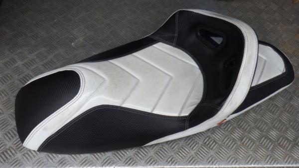 PCX125(JF56)☆ノイワットダン☆バケットシート