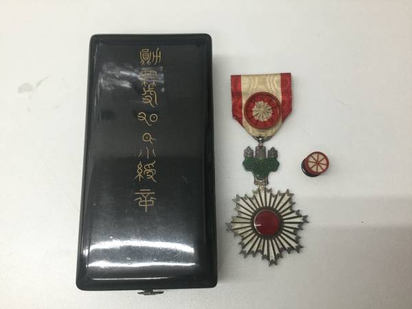 勲章 勲四等旭日小綬章 旧日本軍 勲七等瑞宝章 2点 Yahoo!オークション
