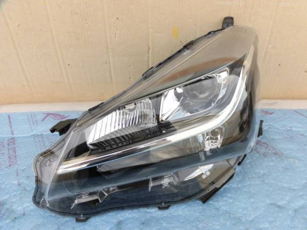 ヴィッツ 130 後期 左 ヘッドライト LED 52-270 (c11644f)F