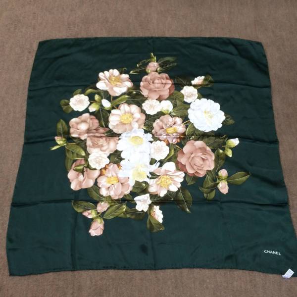 vintage CHANEL シャネル 大判 スカーフ ストール 緑 【公式通販】