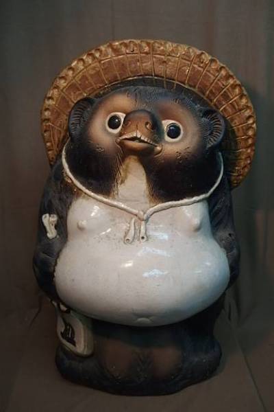 ◆信楽焼 丸八作 たぬき(大) 高83㎝幅52㎝ 狸 縁起物 商売繁盛◆