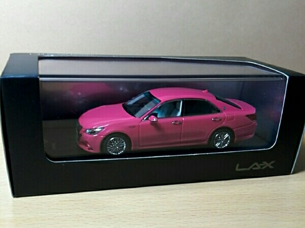 難あり　LA-X 1/43 クラウン ハイブリット アスリートG ピンク