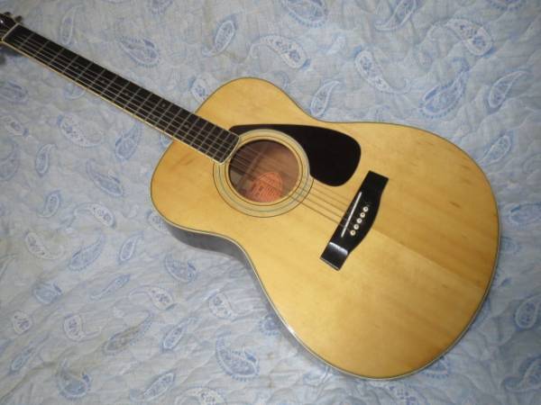 ☆格安□アコースティックギターオレンジラベル YAMAHA FG-202