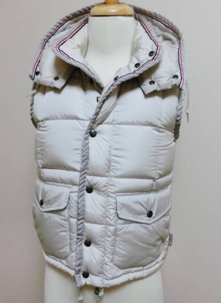 MONCLER アイボリー ダウンベスト モンクレールジャパン正規 ダウンベスト「TAPAJOS」 む/め/も