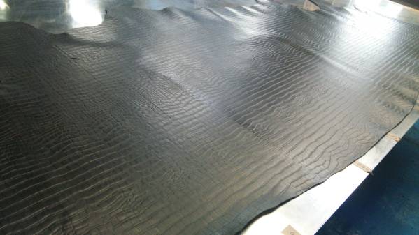 ポロサスクロコ型押革マットブラック 約1.4mm約270x90cmA14203