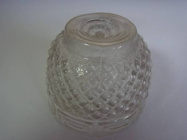 明治期　エンボス型吹き　盃　和ガラス　ぐい呑み