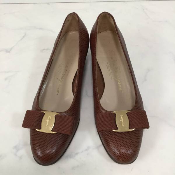 E20-2☆ferragamo/フェラガモ　ヴァラ　パンプス　22.5cm