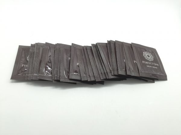 【パーフェクトワン】スペシャルナイトクリーム 0.5g×33袋
