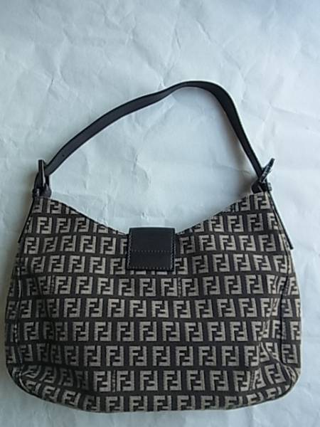 FENDI フェンディ ズッカ柄 セミショルダーバッグ 美品